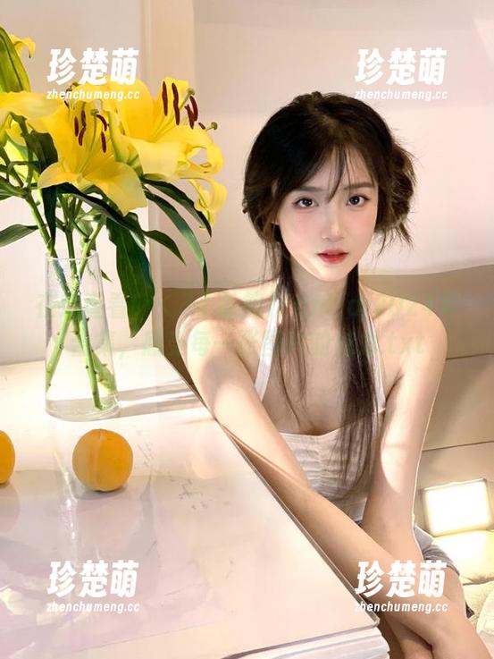 在线查看いくみ(育美)Fantia-2024年合集，感受每一张图片的魅力.txt