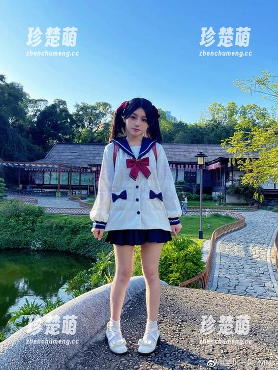 一笑芳香沁 在线集合:一笑芳香沁的黑兽克洛伊写真图片尽在此处.txt