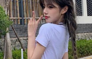 圣修女的魅力在线：三刀刀miido的写真艺术如何征服你的心？.txt