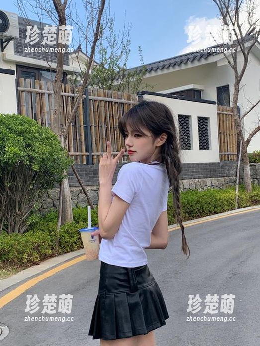 三刀刀miido 圣修女的魅力在线:三刀刀miido的写真艺术如何征服你的心?.txt
