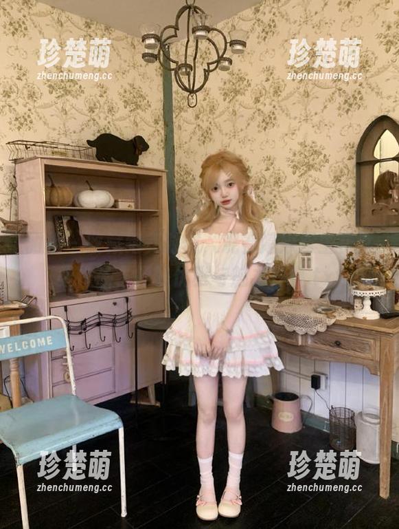 丽柜-婷婷 丽柜 - 收藏绝美时刻,观看婷婷双生花丝柔作品,领略优雅与魅力并存.txt
