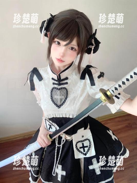 丽柜 - 追随安娜的脚步，日常写真最新更新，精彩图片一一呈现！.txt