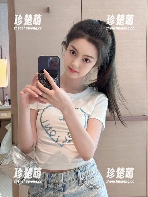 丽柜 - 最新上架：左左秘密写真资源，与你分享她的艺术灵感与故事.txt