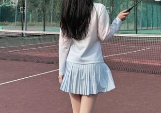 丽柜 – 热辣上线：怡萱网袜美图，为何让网友们一片哗然？.txt