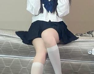 丽柜 – 下载文静女仆超高清图包，尽享温柔与优雅的摄影艺术.txt