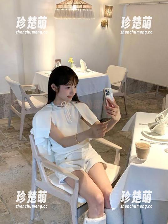 丽柜 - 在然然的白色仙境中徜徉：必收藏福利图集来啦！.txt