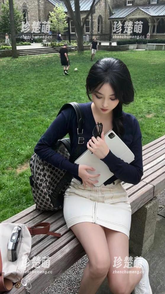 丽柜-琳达 丽柜 - 拥抱女王的魅力:琳达定制写真图片,颠覆你的审美观!.txt
