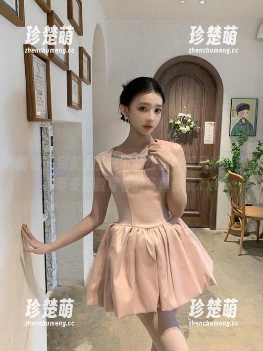 丽柜-甜甜 丽柜 - 完美无圣光下的甜甜校服风采,给你带来拯救青春的写真合集.txt