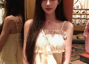 丽柜 – 在英子的校园写真中，图库分享青春的无限可能.txt