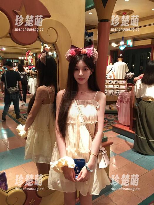 丽柜-英子 丽柜 - 在英子的校园写真中,图库分享青春的无限可能.txt