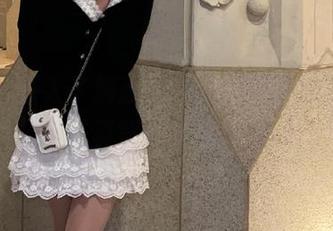 丽柜 – 深入了解蕊蕊学妹，揭开她精彩高清写真背后的秘密.txt