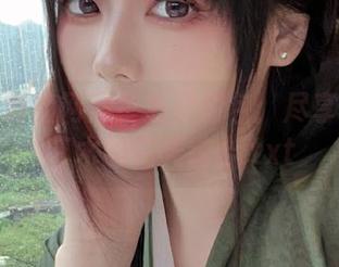 九言定制渔网黑丝私房图包:尽享性感与艺术的完美结合.txt