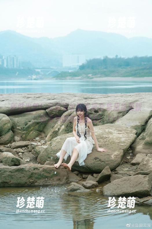 云溪溪 新鲜出炉!云溪溪长腿写真合集超级更新,感受她的独特魅力!.txt