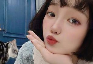 云溪溪的2B写真照片合集：用幽默治愈你的每一天！.txt