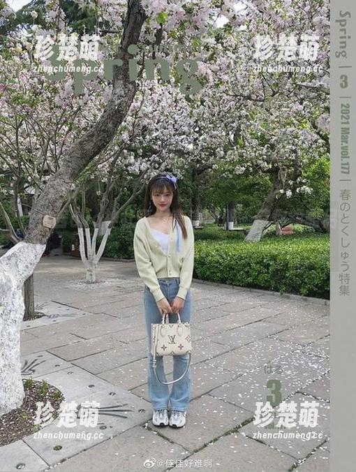 佳佳酱ovo神社巫女高清图册，带你领略另一番风情.txt