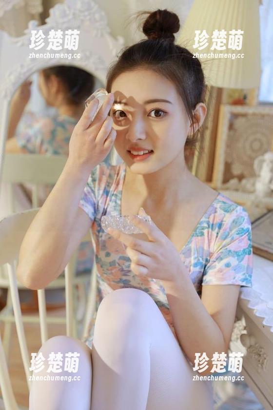 克拉女神-依娜丝 克拉女神 - 让高跟鞋也能甜美,依娜丝定制图集带你感受不一样的时尚.txt