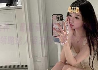 克拉女神 – 最新姜璐美脚写真更新，带你领略迷人姿态的写真艺术.txt