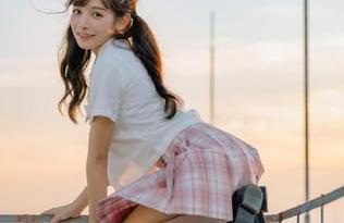 克拉女神 – 优雅与柔情共存，雅楠温柔写真套图激发无限想象.txt
