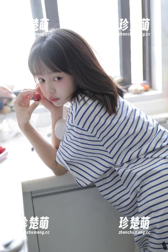 克拉女神-静宜 克拉女神 - 倾心静宜的红情绿意,最新私拍套图点亮你的视觉享受.txt