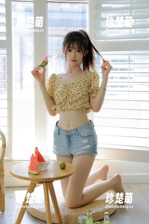 兔玩映画 兔玩映画推出黑白女仆装原图更新,展现独特的视觉艺术之美!.txt
