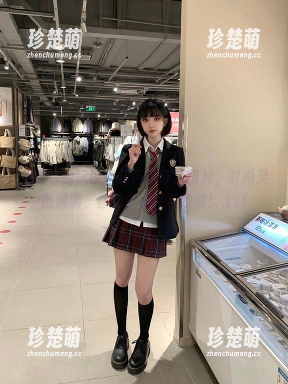 兔玩映画 免费看兔玩映画红色吊带裙图片,时尚灵感满满,你的衣柜在召唤你!.txt