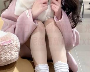 微密圈 – 十万口草莓粥粥的无圣光美图，感受比基尼的清新魅力.txt