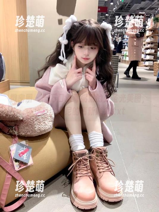 十万口草莓粥粥 微密圈 - 十万口草莓粥粥的无圣光美图,感受比基尼的清新魅力.txt