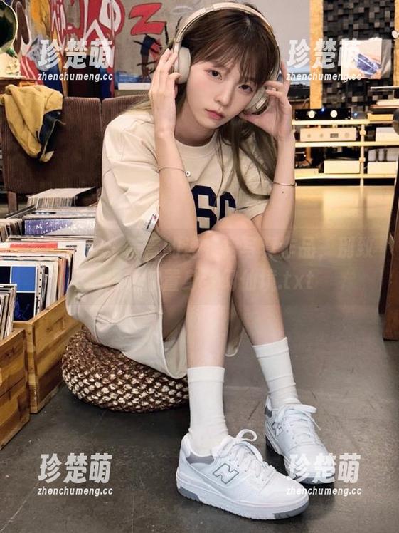 南国足艺 - 青青的连衣裙写真作品，别致壁纸让你置身梦幻仙境.txt