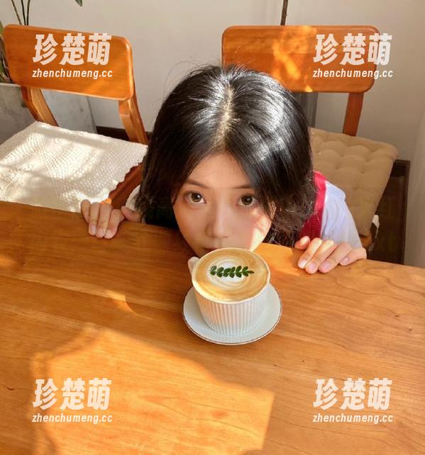 微密圈 - 在线高清呈现可馨juicy的火红内衣：每一寸曲线都挑逗你的眼球！.txt