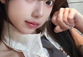 微密圈 – 周妍希的眼镜写真集更新，幽默感爆表，快来见证她的喜剧才华！.txt