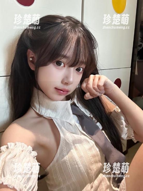 周妍希 微密圈 - 周妍希的眼镜写真集更新,幽默感爆表,快来见证她的喜剧才华!.txt