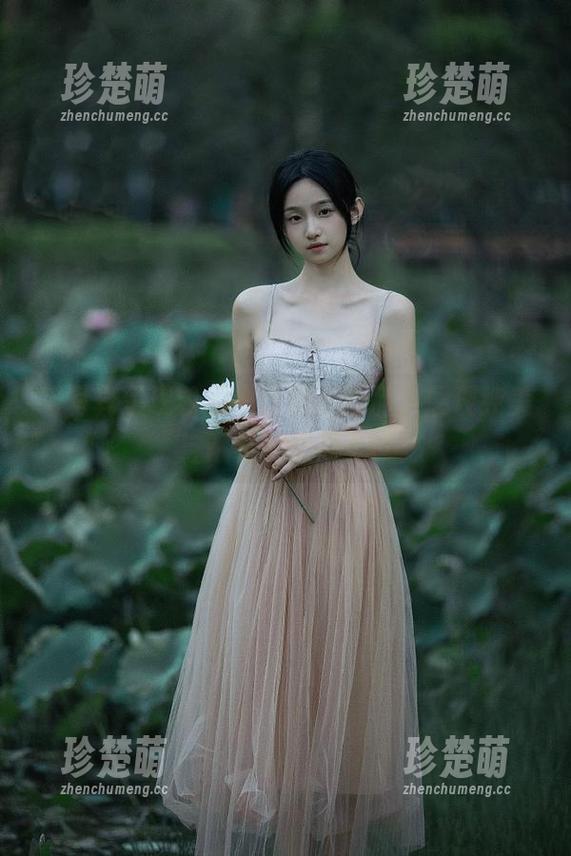 喵写真 喵写真呈现校园黑丝精选作品,展现纯美与青春的交织.txt