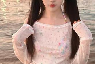 沉醉于麻衣穹妹的魅力:喵糖映画最新图片合集等你来欣赏!.txt
