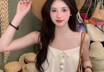 嗲囡囡 – 王婉悠Queen的圣诞奇幻之旅：在线高清图片全景展示.txt