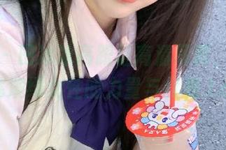 嗲囡囡 – 田冰冰高跟鞋高清写真,步步生辉演绎女性的力量与优雅.txt