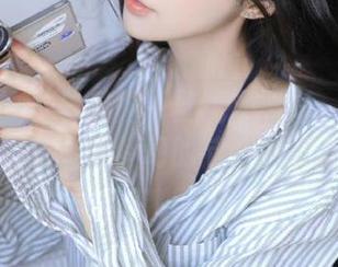 头条女神 – 与易阳一起畅游圣诞：图集分享呈现温馨梦幻的节日故事.txt