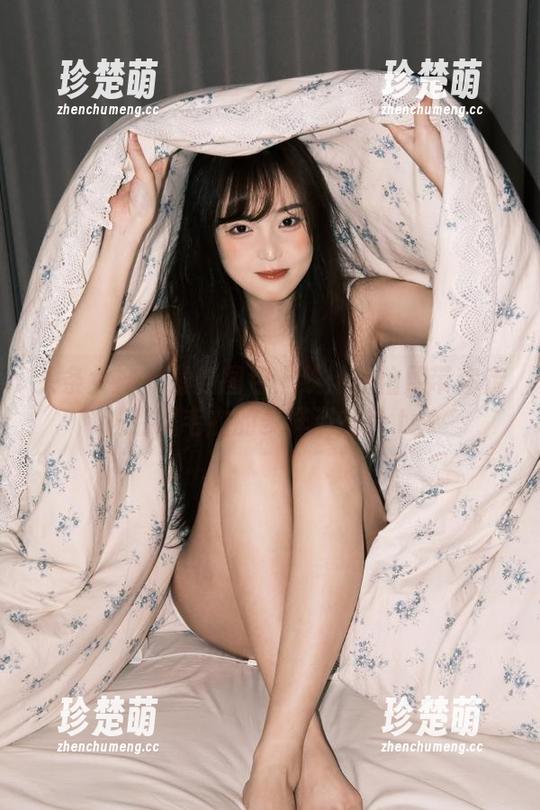 头条女神 - 最新图包上线：曲佑熙带你走进温暖毛衣的多样姿态！.txt