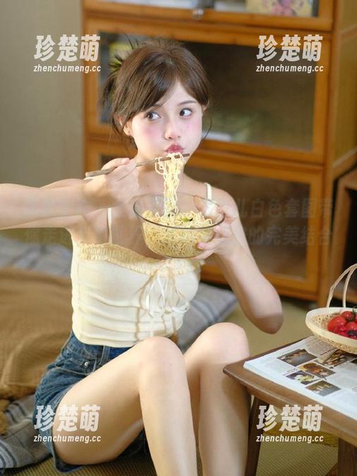 头条女神-李菲儿 头条女神 - 全新更新!李菲儿白色套图带你走进梦幻世界,清纯与优雅的完美结合!.txt