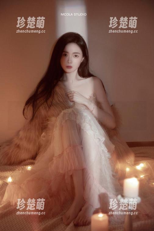 头条女神-莫晓希 头条女神 - 走进莫晓希的棉袜世界,精彩图片分享让你爱不释手!.txt