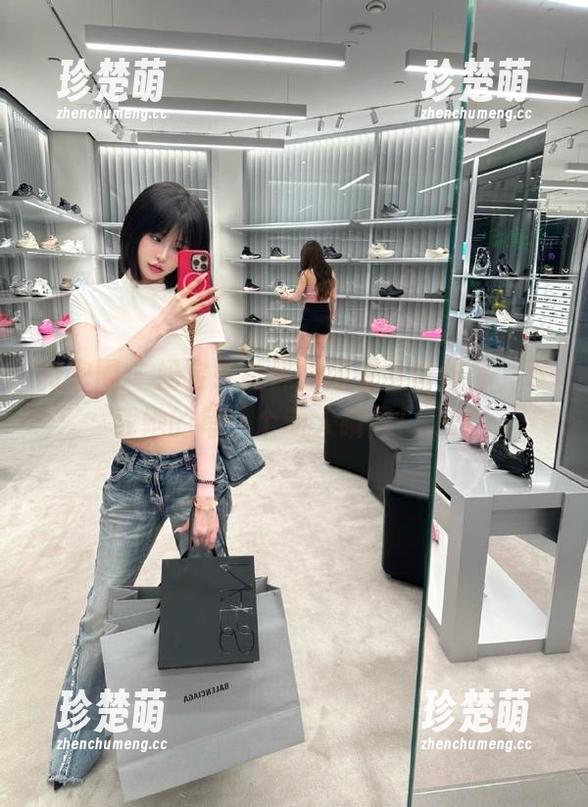 奶宝妹纸 微密圈 - 奶宝妹纸黑色内衣全套作品,下载她的每一个动人瞬间!.txt