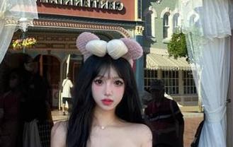 微密圈 – 每一张原图都有故事，奶雯的私拍校服写真带你重温青春.txt