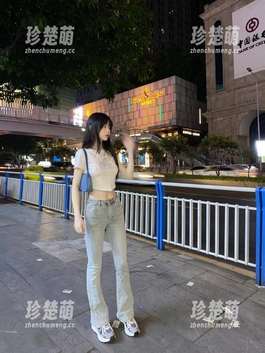 姐姐Lalion 微密圈 - 免费获取姐姐Lalion黑丝玉足图集,飘逸的黑丝展现无与伦比的气质!.txt