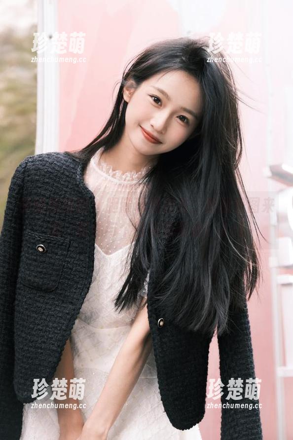 学妹加速跑-腿腿 学妹加速跑 - 腿腿玩转皮衣,超级美图来袭,时尚与个性完美结合!.txt