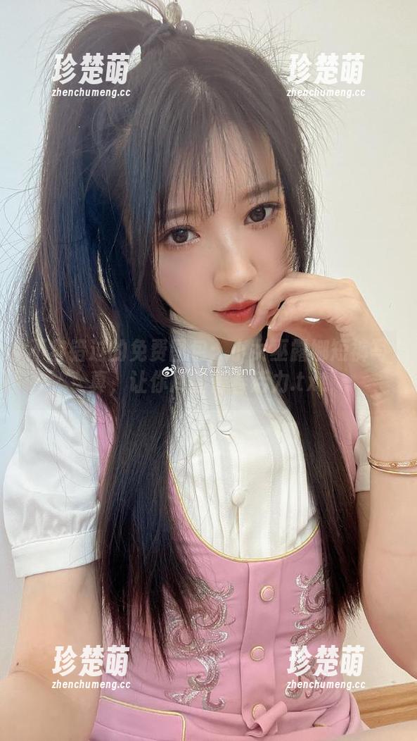 小女巫露娜 不容错过的免费图包:小女巫露娜短裤写真,让你尽显青春活力.txt