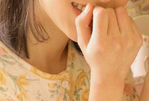 微密圈 – 体操服中的小玉吃果冻:图集分享这位博主的运动之美,感受跃动青春的无限风采。.txt