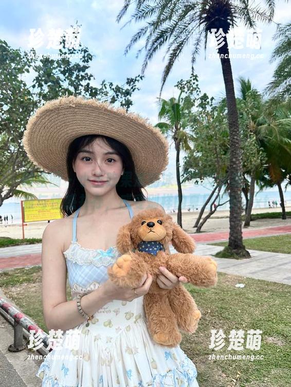 小玉吃果冻 微密圈 - 小玉吃果冻的泳装写真全集:优雅与性感并存,感受别样的夏日情怀.txt