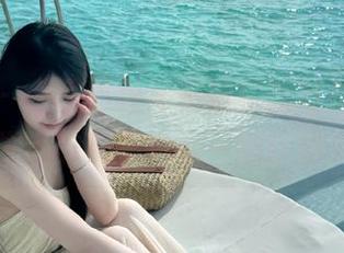 微密圈 – 小玉吃果冻最新校服写真集,校园生活的精彩瞬间一网打尽.txt