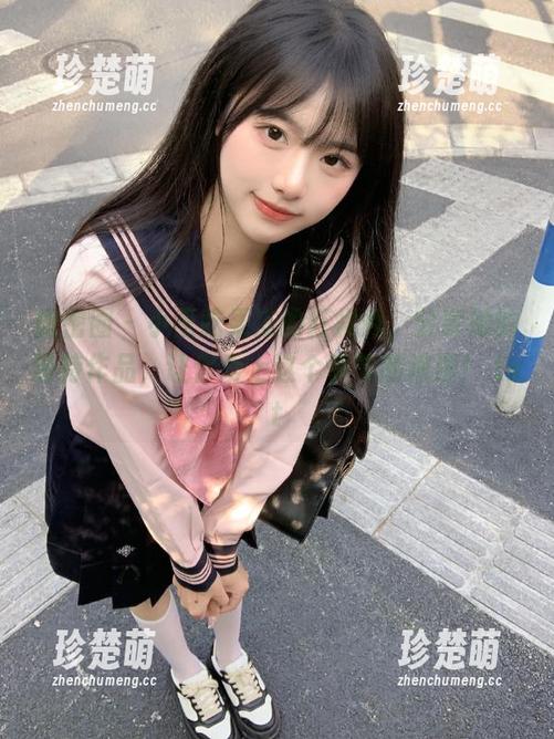 小玉吃果冻 微密圈 - 小玉吃果冻的红裙秀,分享她的独特作品,让你爱上这个季节的浪漫!.txt