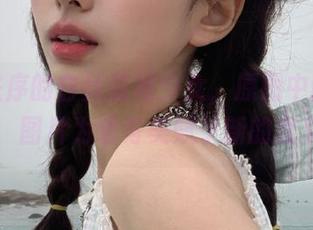 少女秩序的白丝蓝裙少女，原图中的每一细节，图片为爱与美赋予新的定义.txt
