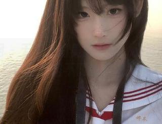 尤果网 – 无圣光的美丽世界：小喜的吊带写真带你领略不同的视觉冲击.txt